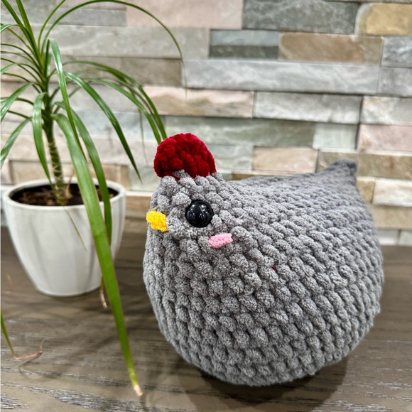 Handmade crochet chicken - Picture 4 of 4